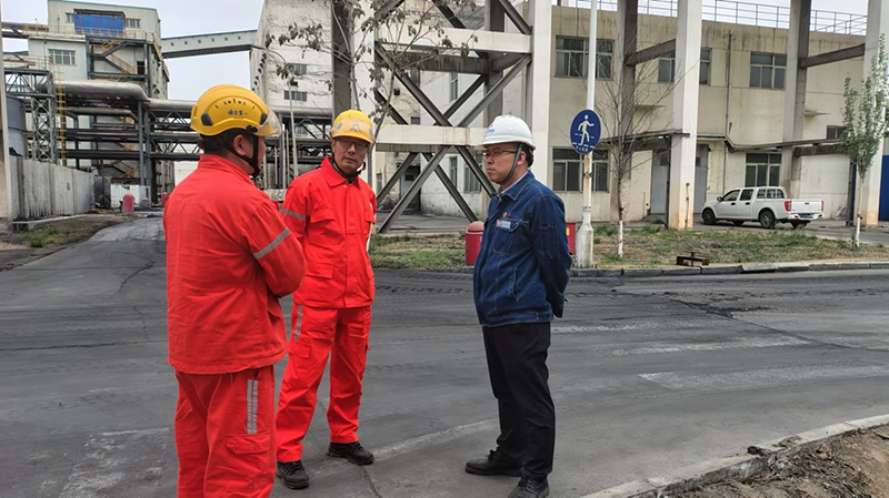 弘旭公司副總經(jīng)理石強(qiáng)赴寧夏和寧維保項(xiàng)目部開(kāi)展督導(dǎo)工作(圖2)