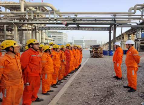 弘旭公司領(lǐng)導(dǎo)赴新疆阿克蘇華錦檢修項目部 督導(dǎo)工作