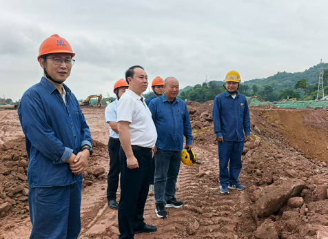 廖廷君到弘旭公司箱涵項目部現(xiàn)場調研指導工作